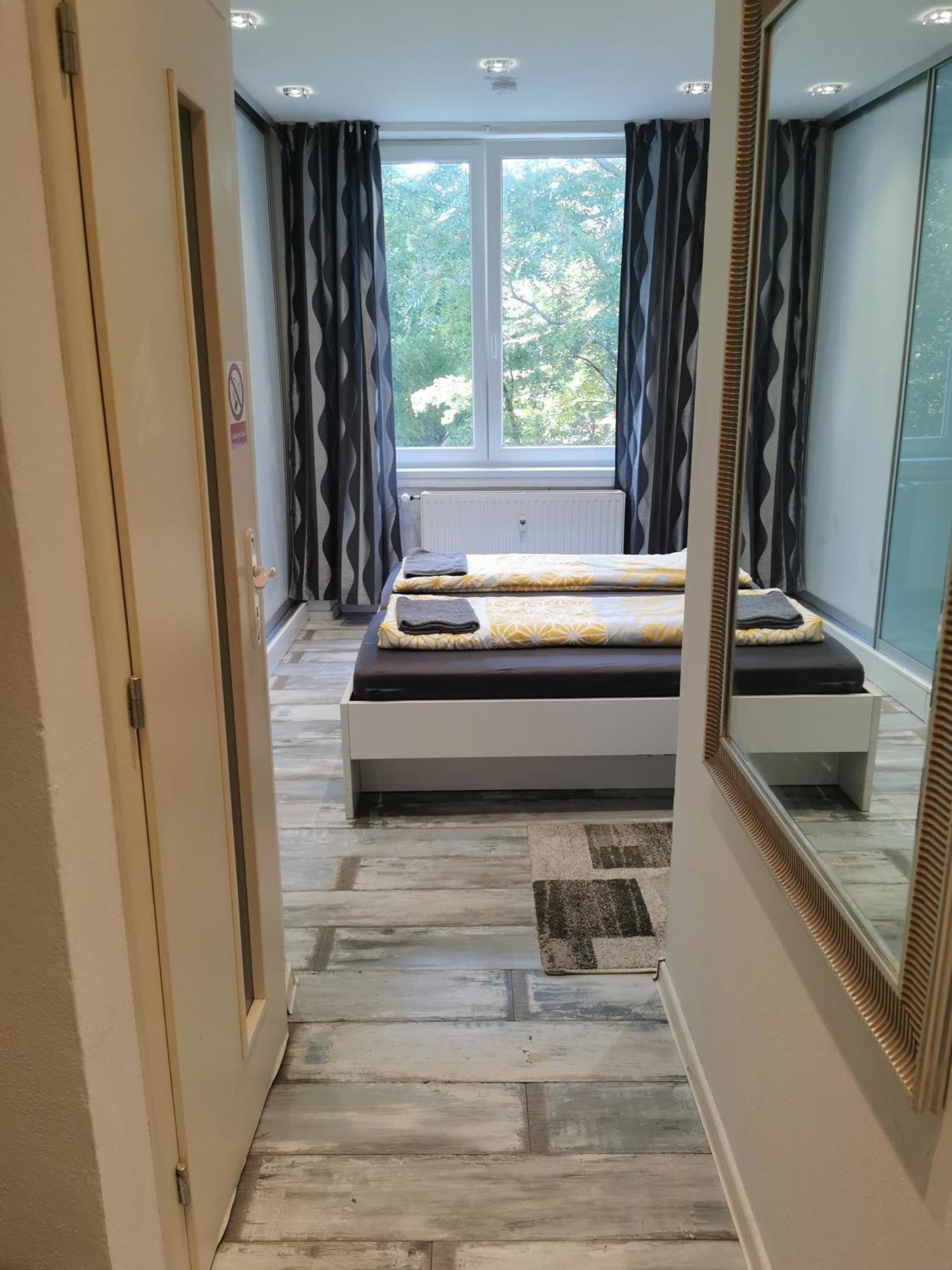 Modry Apartman, Racianska 29, บราติสลาวา ภายนอก รูปภาพ